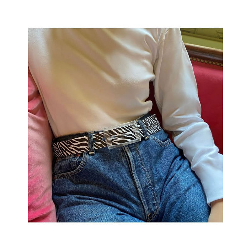 ceinture imprimée zèbre noir portée