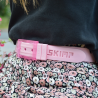 ceinture portée femme, rose pâle