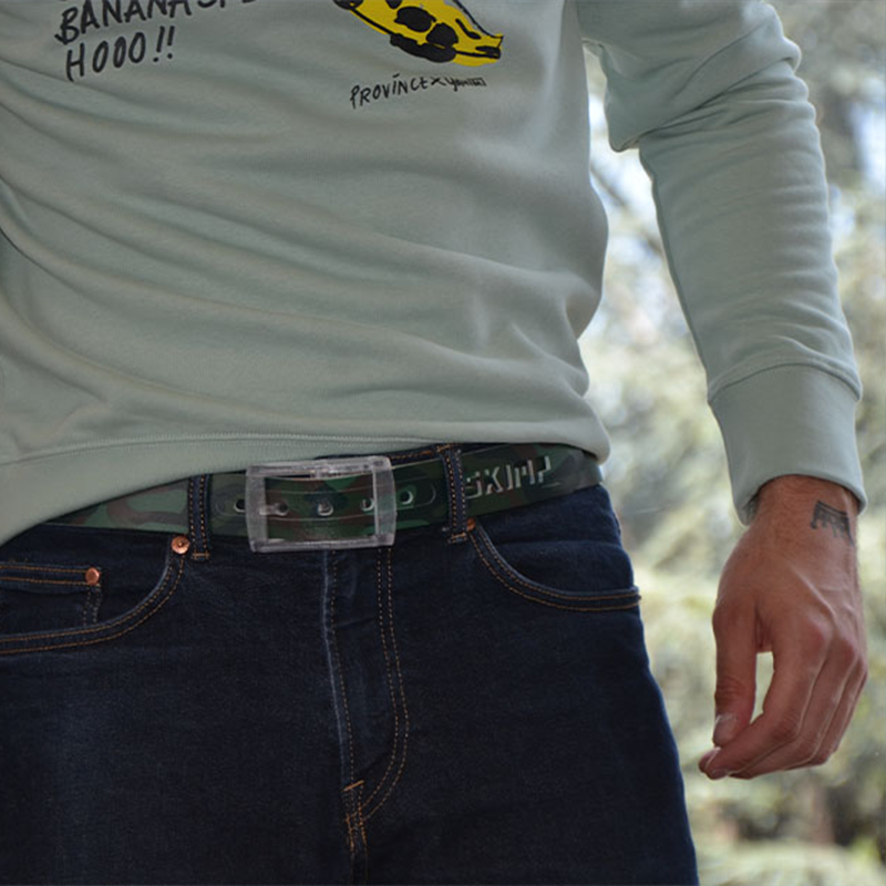 ceinture motif camouflage unisexe portée