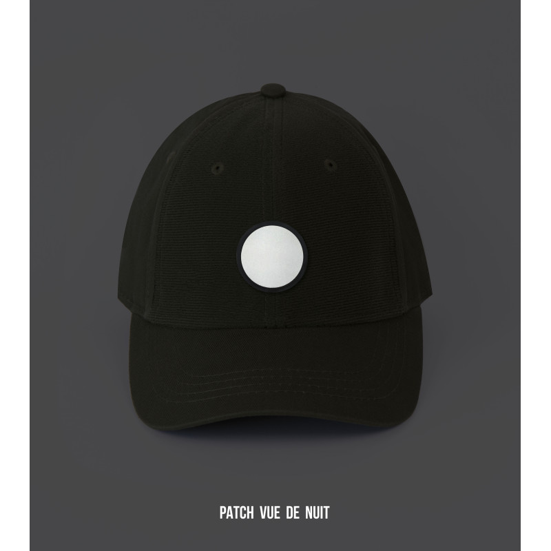 patch réflechissant sur casquette kaki de nuit